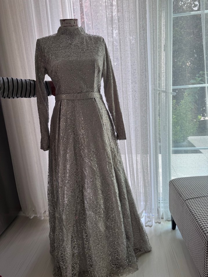 Gri Uzun Kollu Drapeli Abiye Elbise - Görsel 5