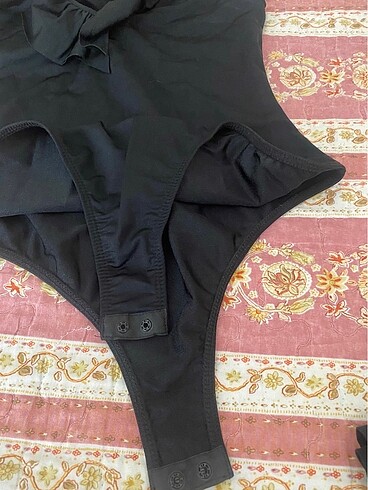 Zara Büstiyer body