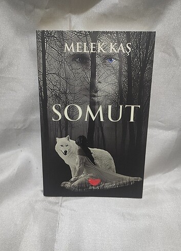 Melek Kaş, Somut