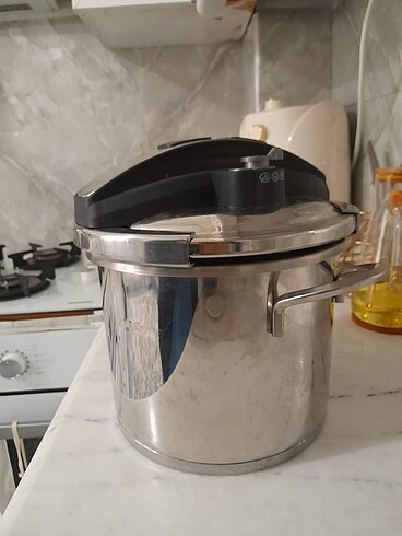 Beden Sıfır düdüklü tencere