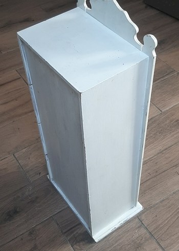 Beyaz ahşap dekoratif dolap - Görsel 5