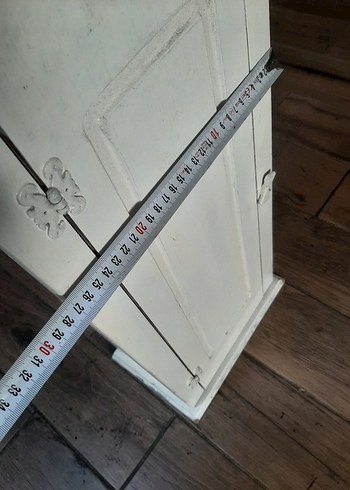 Beyaz ahşap dekoratif dolap - Görsel 7