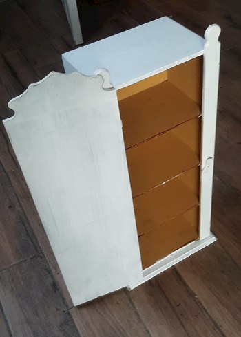 Beyaz ahşap dekoratif dolap - Görsel 3