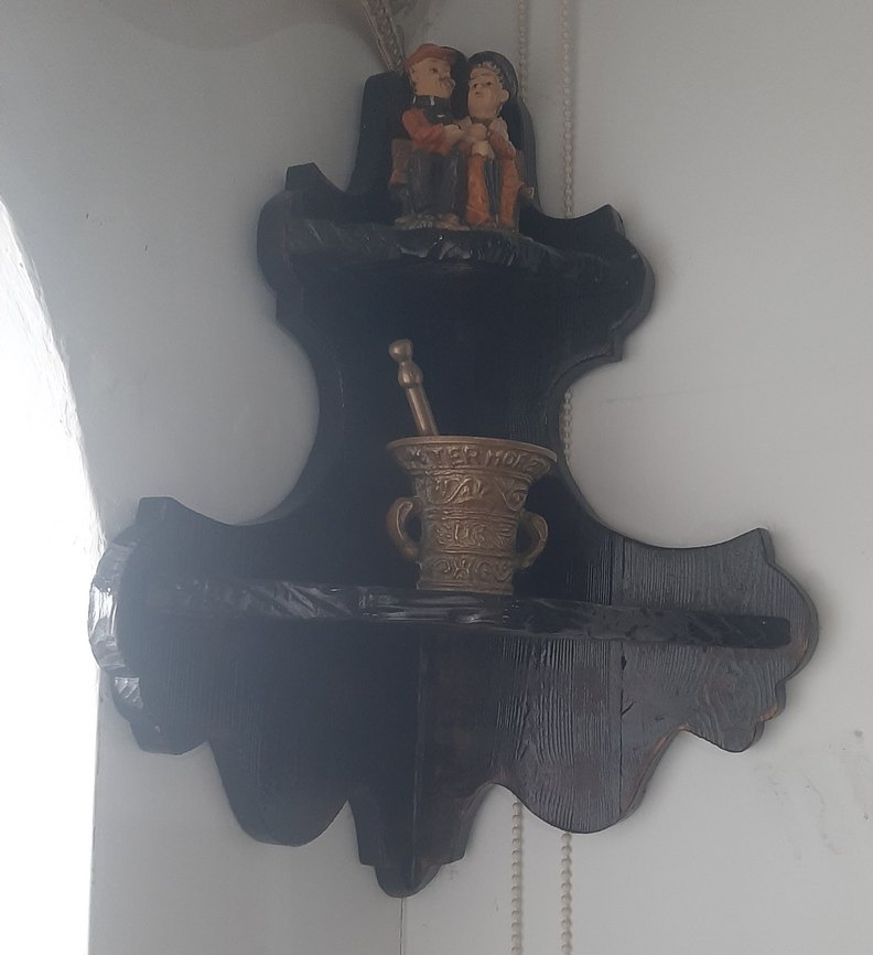 Köşe Duvar Rafı ve Dekoratif Figür - Görsel 2