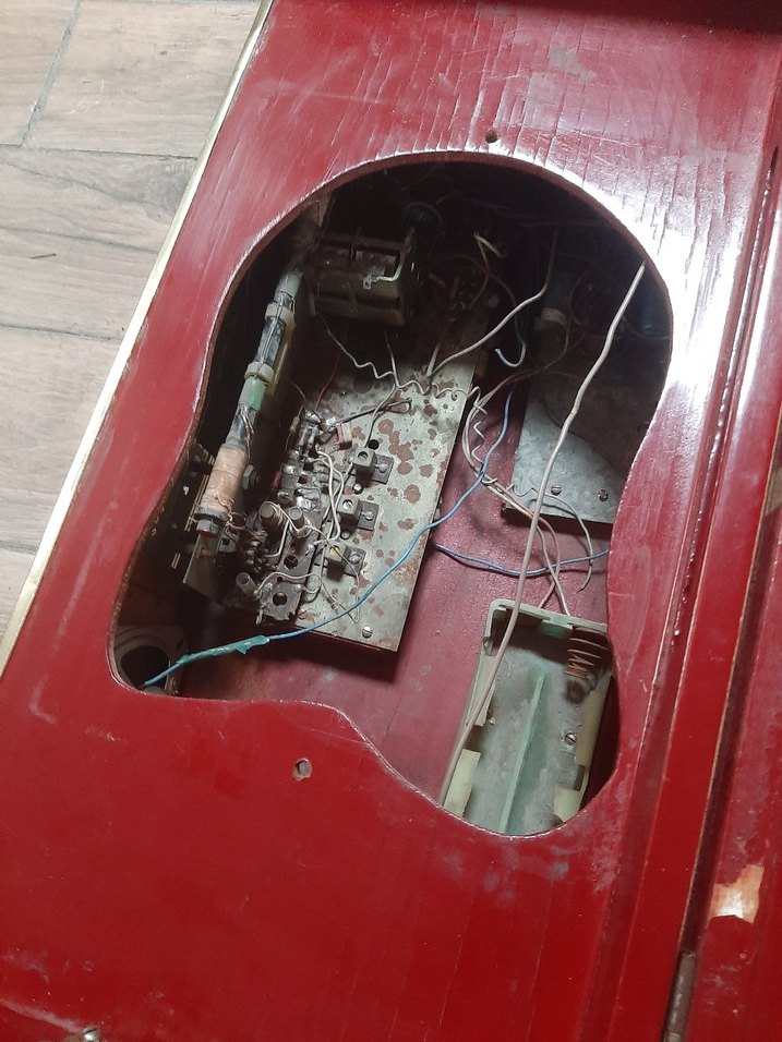 Parlak Kırmızı Vintage antika radyo - Görsel 4