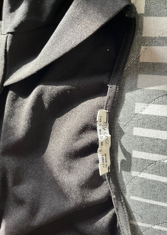 ETEK CROP TAKIM HİÇ GİYİLMEDİ YIRTMAÇLI ETEK - Görsel 3