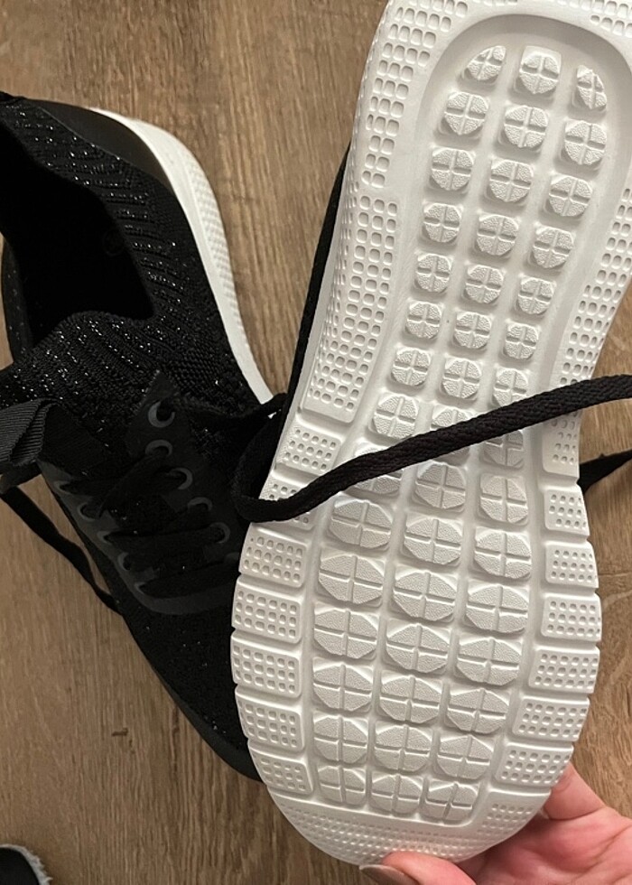 AYAKKABI YURT DIŞINDAN GELDİ - Görsel 3