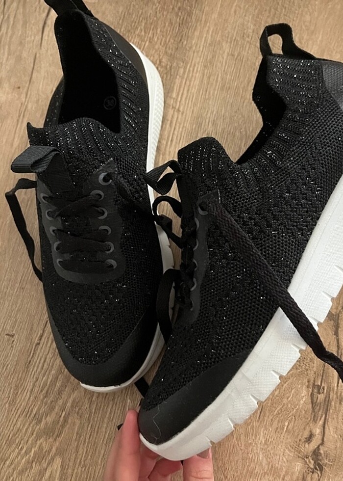 AYAKKABI YURT DIŞINDAN GELDİ - Görsel 2