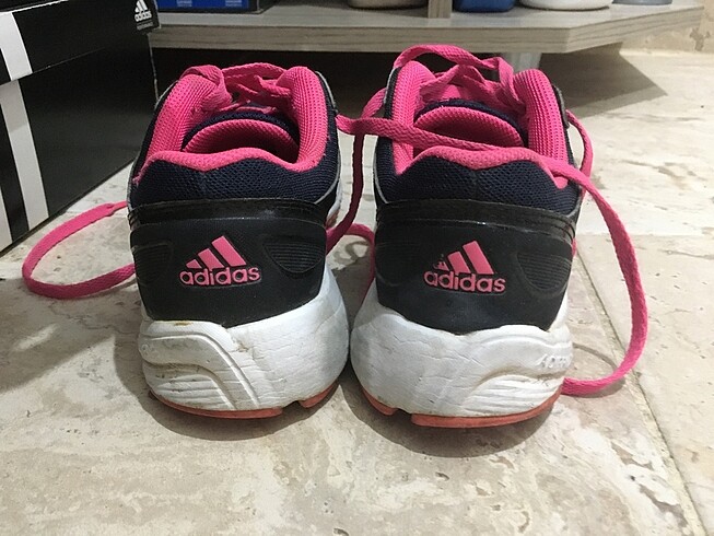 36 Beden Adidas koşu ayakkabısı