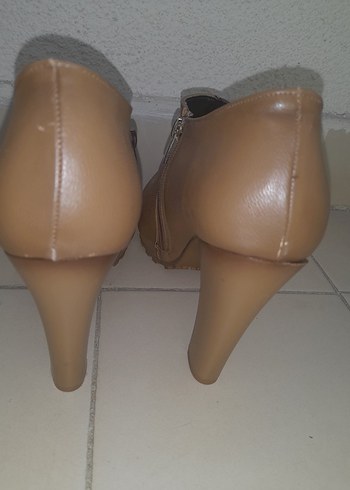 Bej Deri Kadın Topuklu Bot - Görsel 6