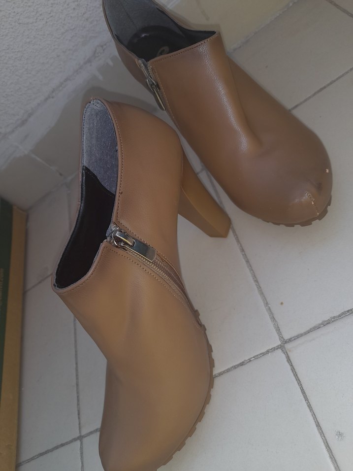 Bej Deri Kadın Topuklu Bot - Görsel 4