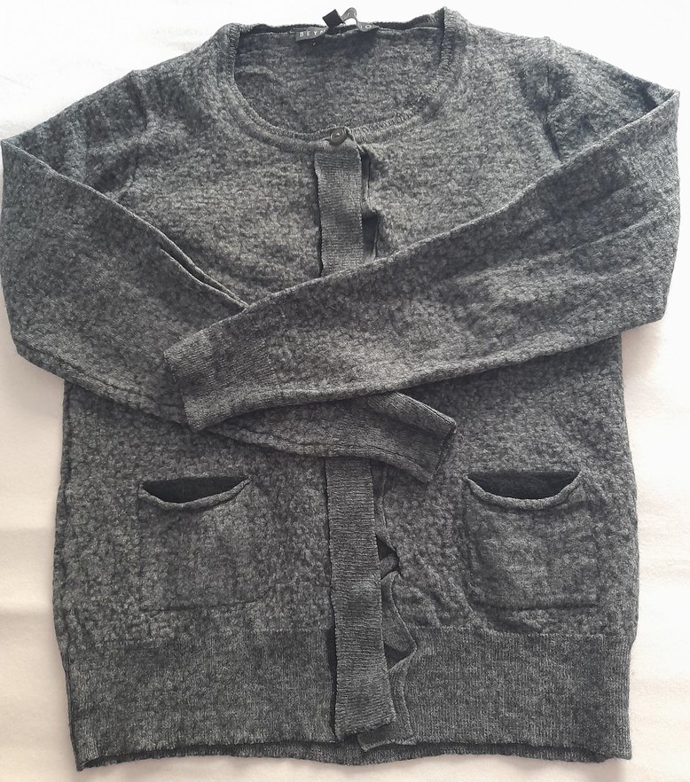 Düğmeli Gri Kadın Yunlu Hırka - Görsel 5