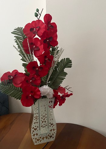 Kırmızı Çiçekli Dekoratif Vazo