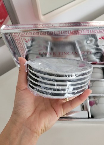 Beyaz Çiçek Desenli Kahve Fincan Seti - Görsel 3