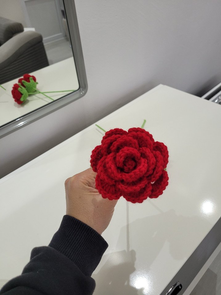 El Örgüsü Kırmızı Gül Seti - Görsel 2