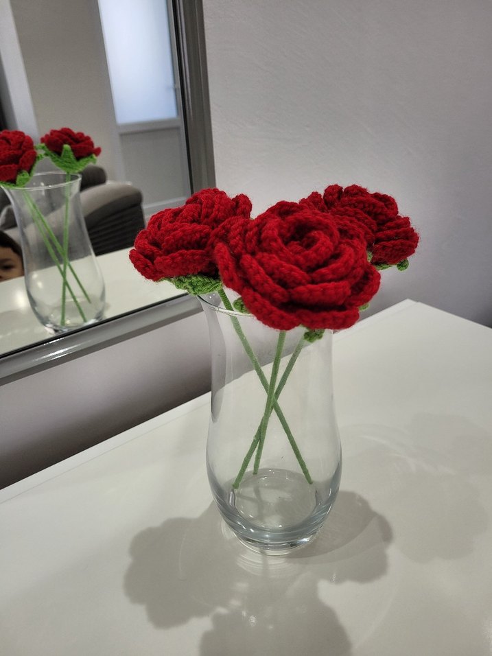 El Örgüsü Kırmızı Gül Seti - Görsel 5