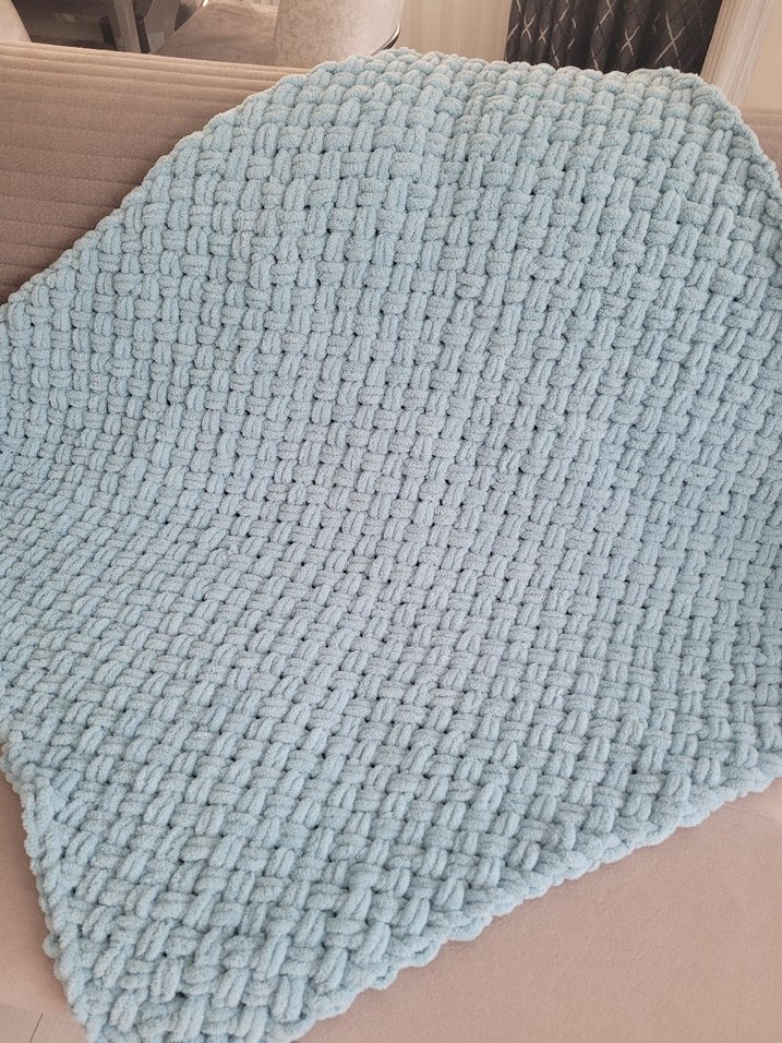 puffy Mavi Örgü Çocuk Battaniyesi - Görsel 5