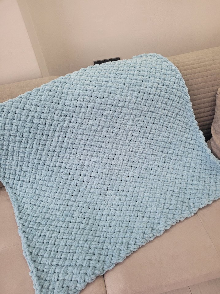 puffy Mavi Örgü Çocuk Battaniyesi - Görsel 2
