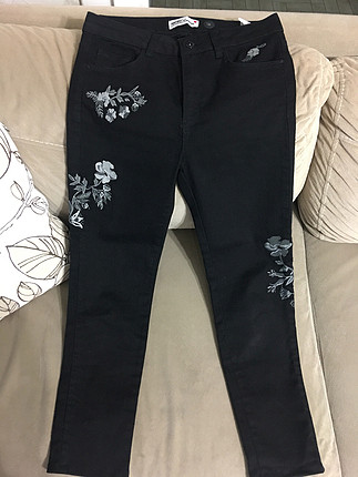 Çiçek desenli kot pantolon