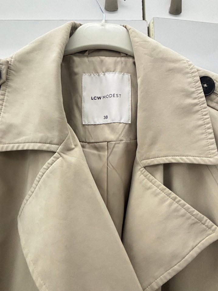 Bej kadın uzun trençkot - Görsel 2