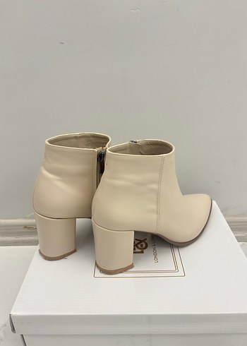 Bej Deri Kadın Topuklu Bot - Görsel 3