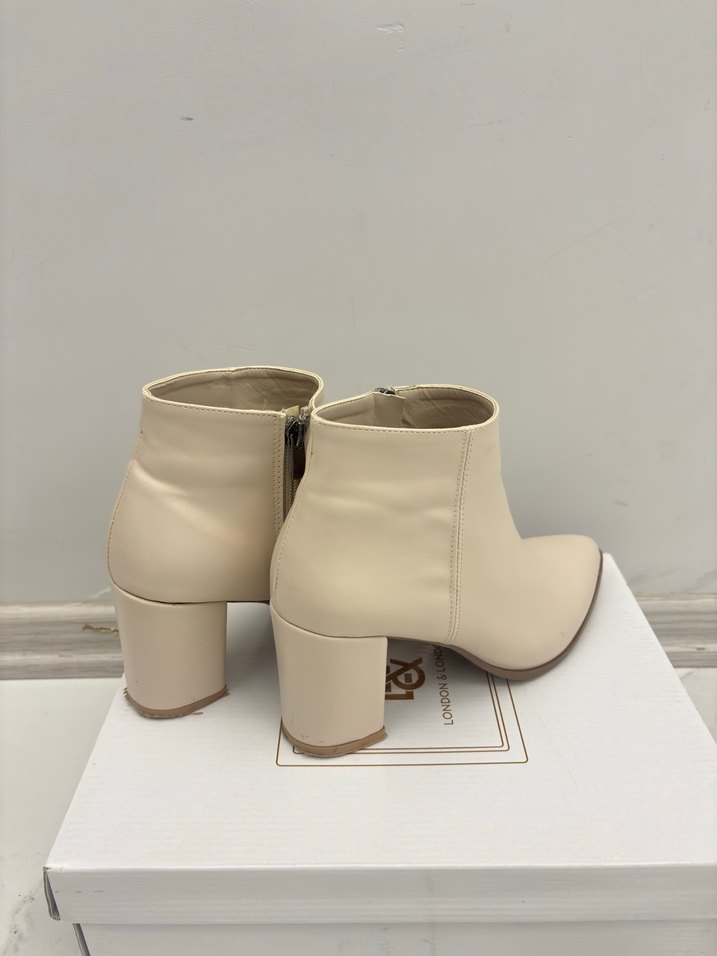 Bej Deri Kadın Topuklu Bot - Görsel 3