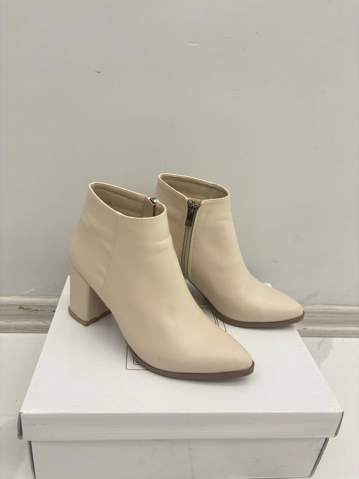 Bej Deri Kadın Topuklu Bot - Görsel 2