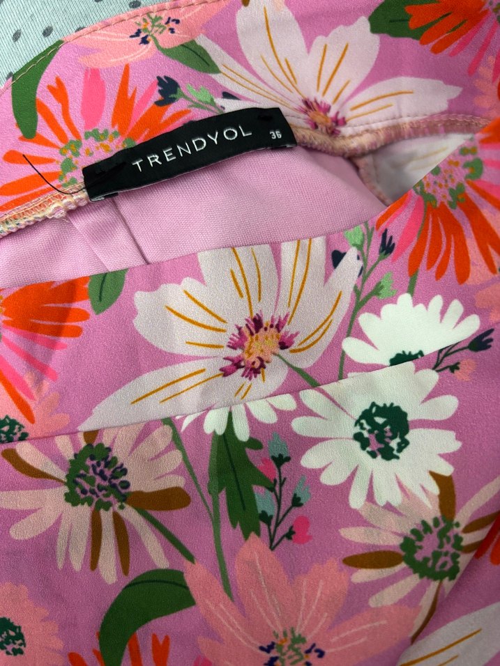 Pembe Çiçek Desenli Fırfırlı Mini Etek - Görsel 3