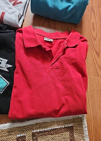 10 Yaş Beden çeşitli Renk 3 adet sweatshirt 1 adet eşofman altı