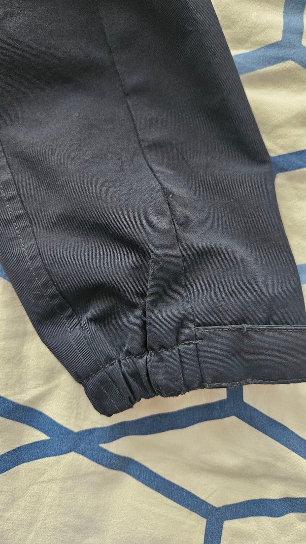 Erkek Çocuk Lacivert Kapüşonlu Yağmurluk - Görsel 3