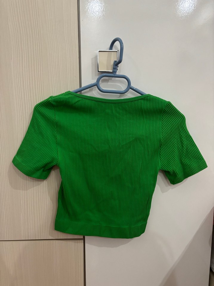 Yeşil Kısa Kollu Crop Top - Görsel 3