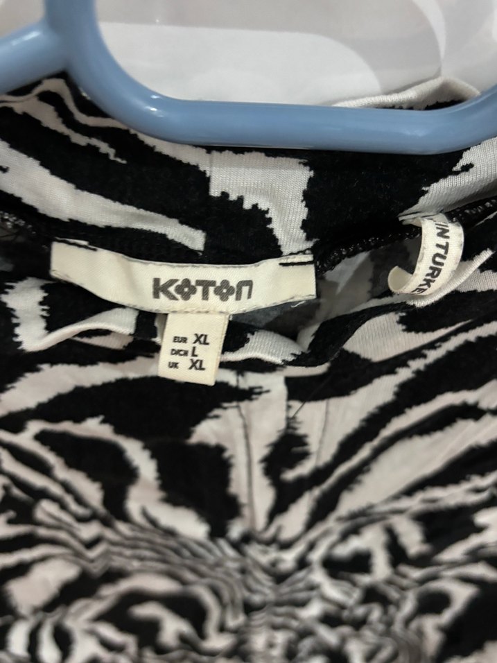 Zebra Desenli Kısa Kadın Bluz - Görsel 2