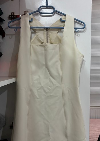 Beyaz Kolsuz Elbise - Görsel 2