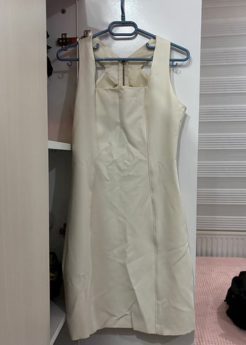 Beyaz Kolsuz Elbise - Görsel 3