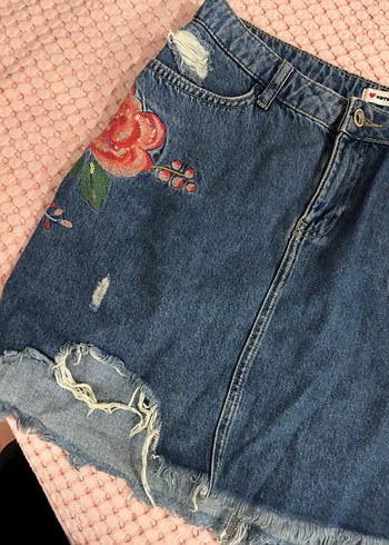 Nakışlı Düğmeli Mavi Denim Mini Etek - Görsel 3