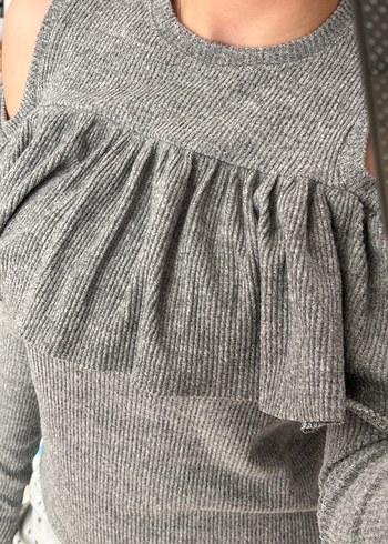 Gri Kolsuz Fırfırlı Triko Kadın Kazak - Görsel 6