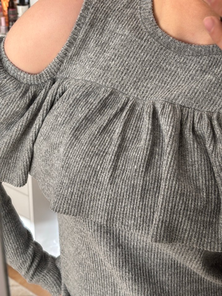 Gri Kolsuz Fırfırlı Triko Kadın Kazak - Görsel 5