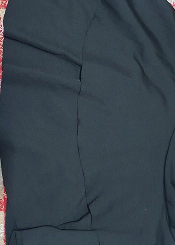 Siyah Yaka Kısa Kollu Midi Üst - Görsel 2