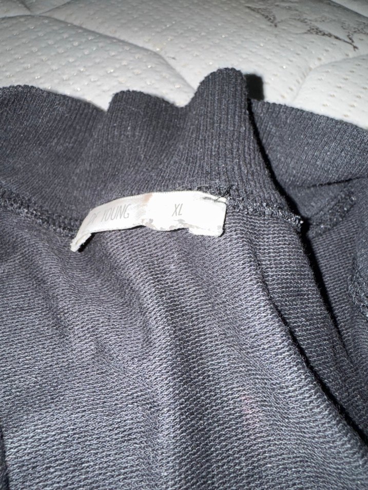 Siyah Yüksek Yakalı - Görsel 2