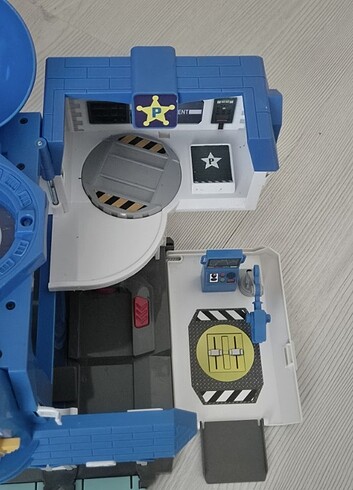 Diğer Robocar Poli Ana Merkez Üssü