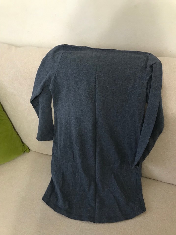 Gri, uzun kollu, cep fermuarlı kadın bluz - Görsel 4