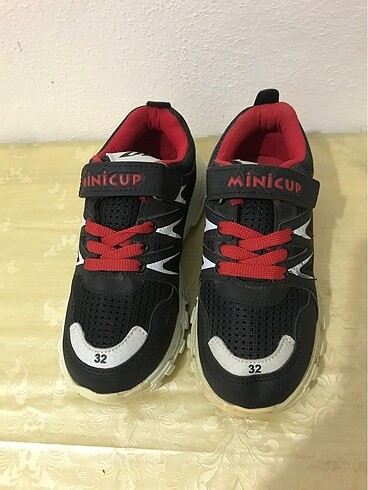 Erkek çocuk spor ayakkabı