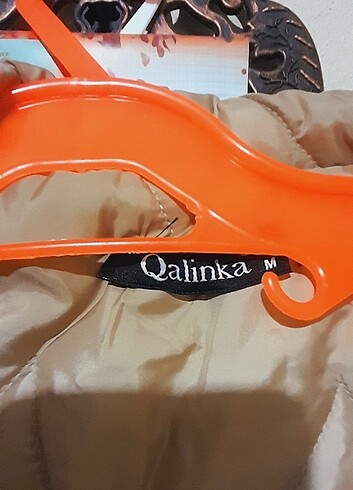 Kadın şişme mont  çepli ve kemerli - Görsel 3