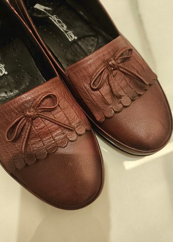 Deri Kadın ve Ayakkabı - Görsel 5