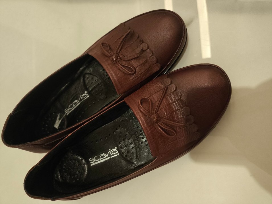 Deri Kadın ve Ayakkabı - Görsel 2