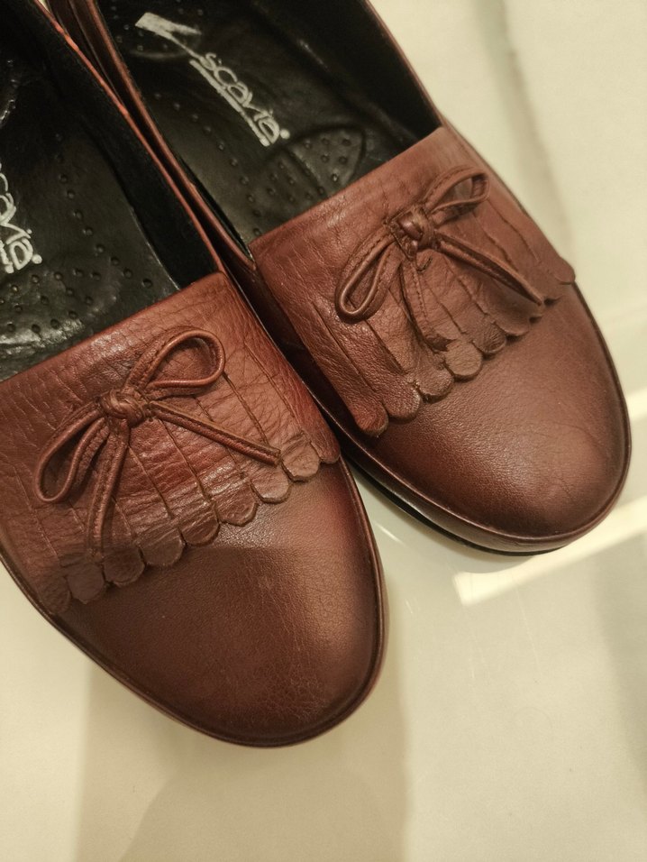 Deri Kadın ve Ayakkabı - Görsel 5