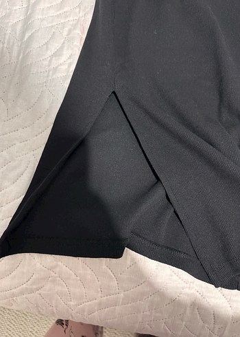 Siyah Yırtmaçlı Uzun Kollu Dar Kesim Elbise - Görsel 2