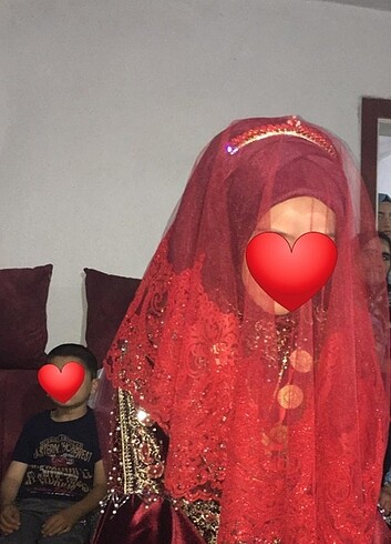 Kırmızı taşlı taç kına 