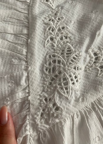 s Beden beyaz Renk Beyaz Nakışlı Keten Volanlı Kolsuz Bluz