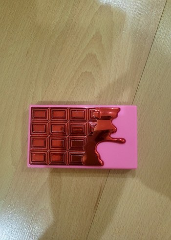 Revolution / I heart revolution parlak Pembe Far Paleti
